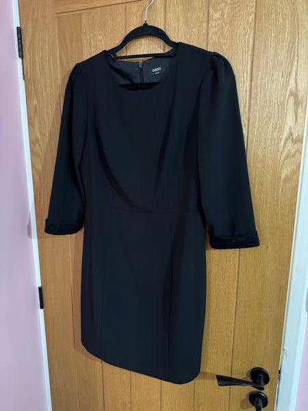 TOYAH BLACK DRESS WITH LACE TRIM SLEEVES