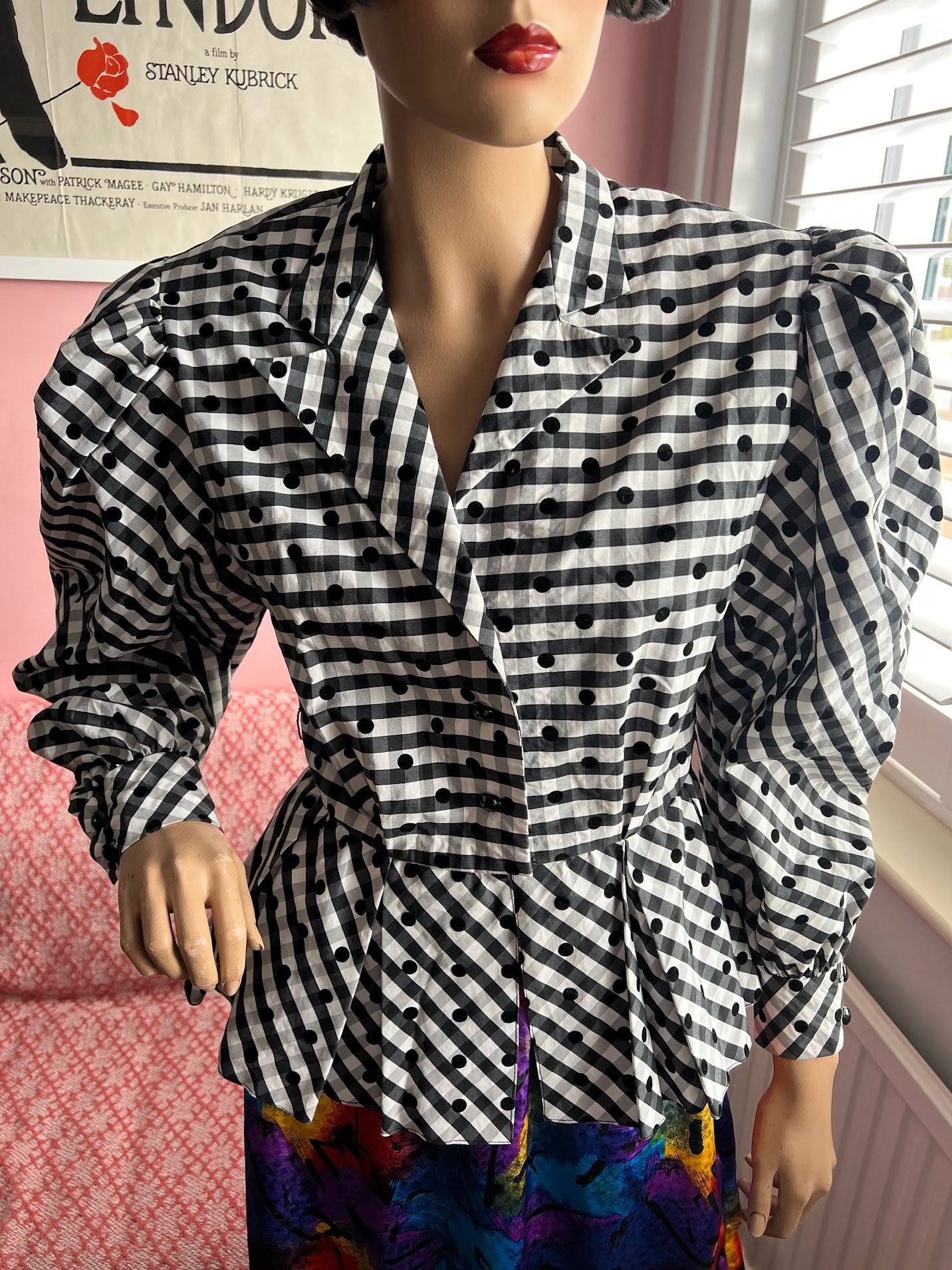 1980s PETER BARRON DESIGNER BLACK AND WHITE BLOUSE