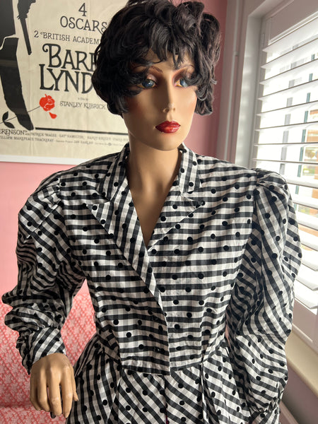 1980s PETER BARRON DESIGNER BLACK AND WHITE BLOUSE