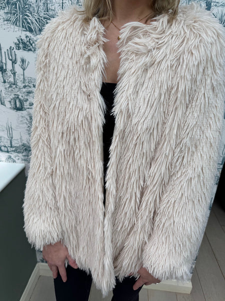 RETRO STYLE CREAM FLUFFY WINTER COAT