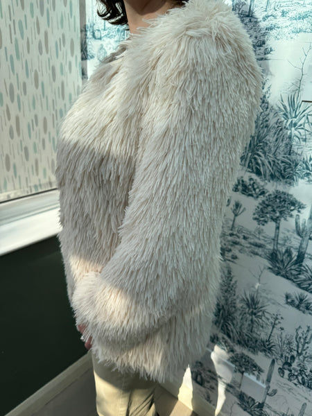 RETRO STYLE CREAM FLUFFY WINTER COAT