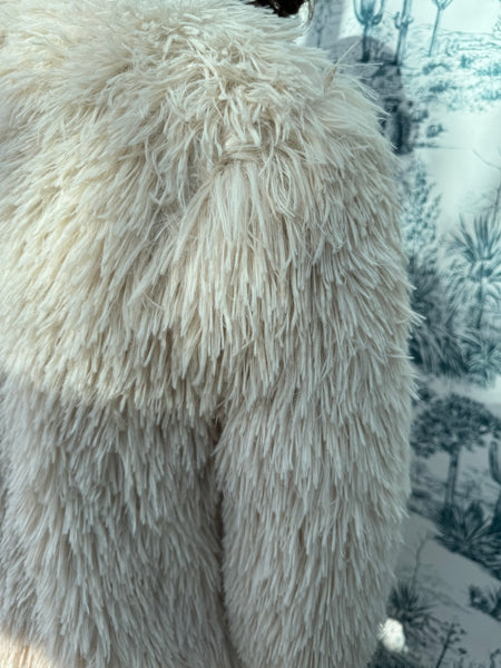 RETRO STYLE CREAM FLUFFY WINTER COAT