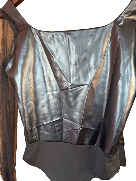 Toyah black Chic Me body From behind 