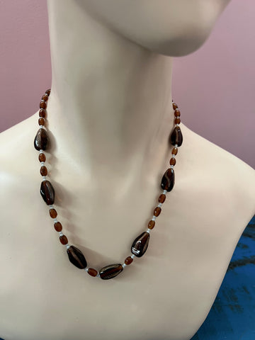VINTAGE BROWN AND GOLD BEADS NECKLACE
