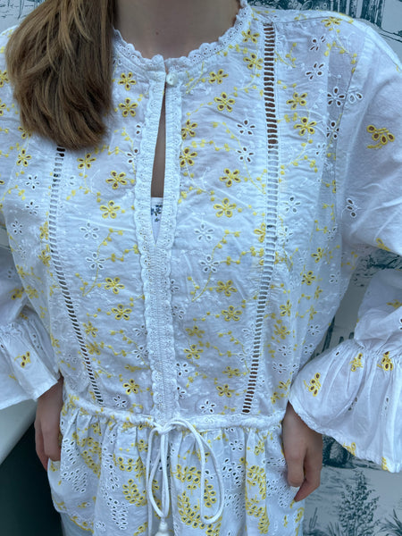 YELLOW AND WHITE BRODERIE ANGLAISE COTTON TOP