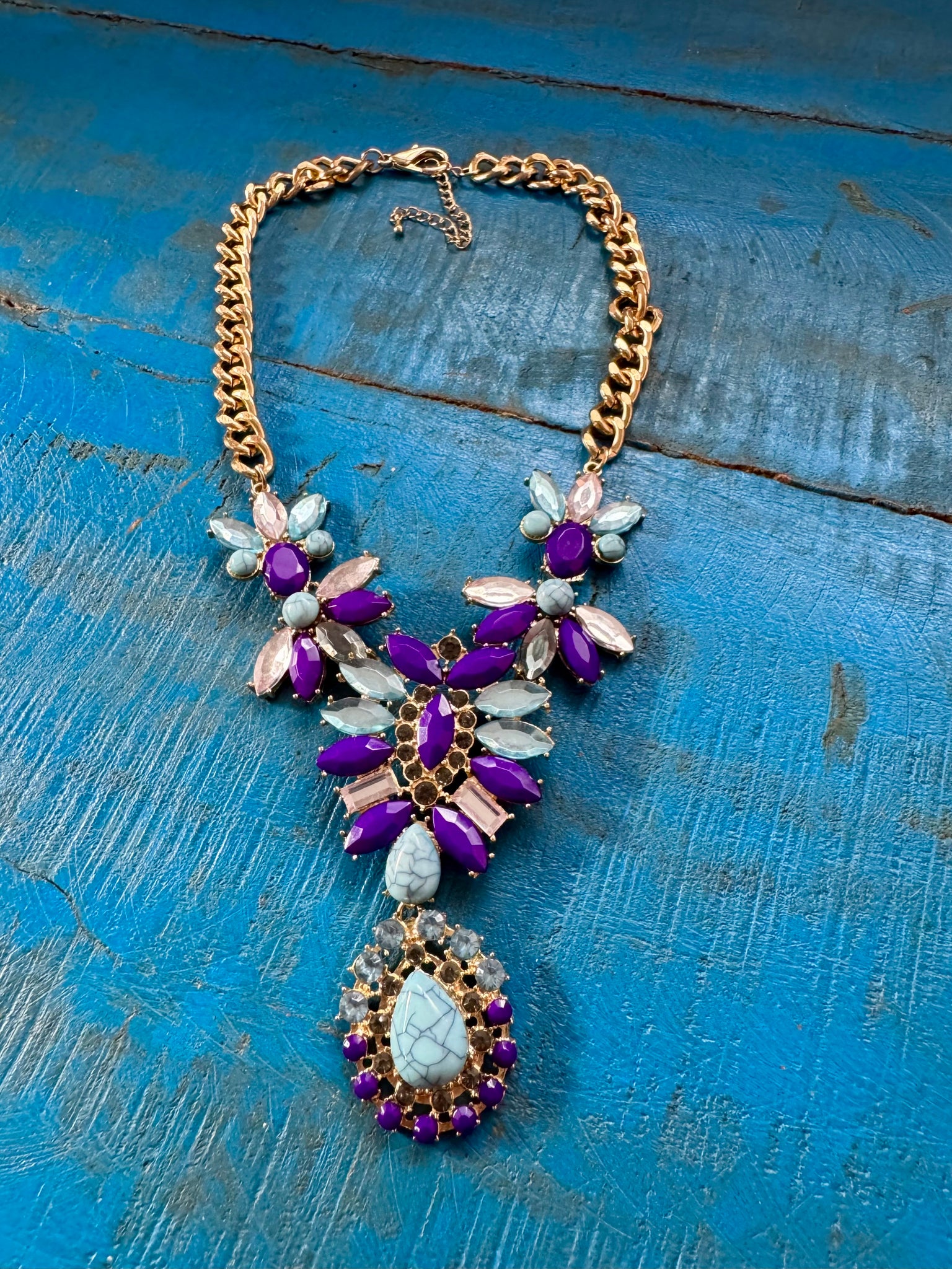 VINTAGE CHUNKY PURPLE AND BLUE DIAMANTES NECKLACE