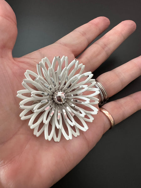 1960s SARAH COVENTRY WHITE AND SILVER METAL BROOCH