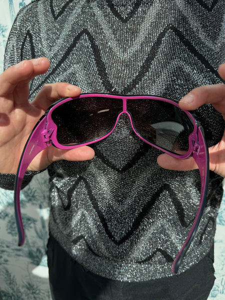 RETRO BLACK SUNGLASSES WITH PINK LENSES AND INTERIOR