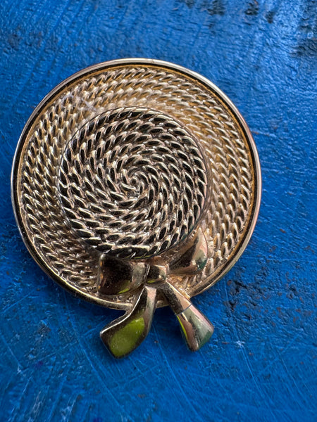 VINTAGE GOLD STRAW HAT WITH BOW STYLE LARGE BROOCH